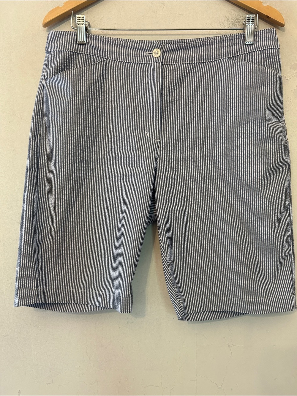 Links Edition Striped Seersucker Bermuda blue white Shorts Size 8 EUC